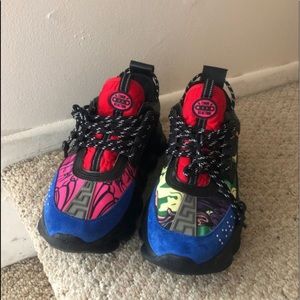 Versace chain reaction